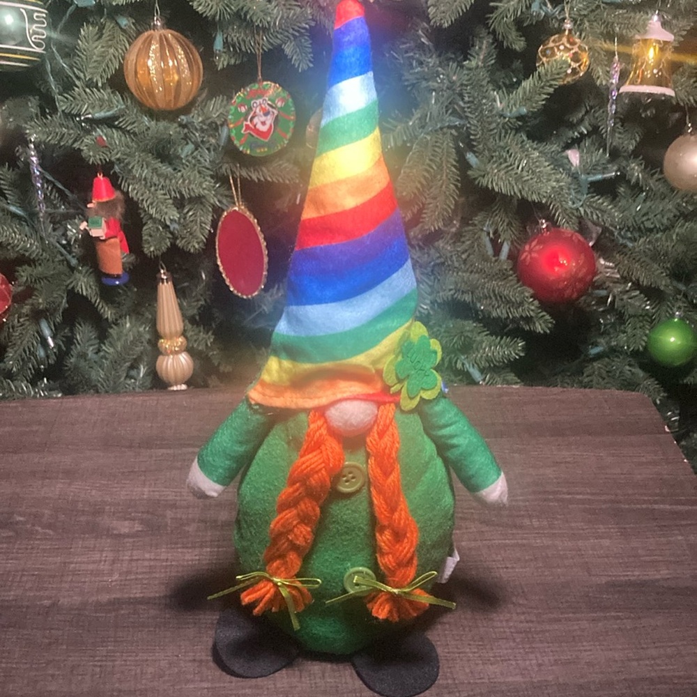 NWT St. Patrick’s Day Plush Ghome 14"!